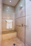 Wag Water Villa, Ocho Rios 3BR