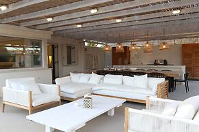 Seven Santa Maria Paros Boutique Hotel