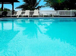 Sea Spray 50 Steps to the Sea, Silver Sands, 3 BR