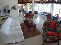 Siesta - Runaway Bay 5BR