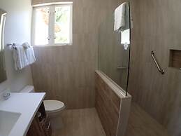 Siesta - Runaway Bay 5BR