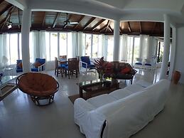 Siesta - Runaway Bay 5BR