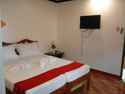 Vali-Joe Travel Lodge