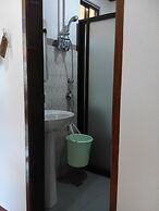 Vali-Joe Travel Lodge