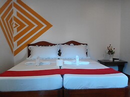 Vali-Joe Travel Lodge