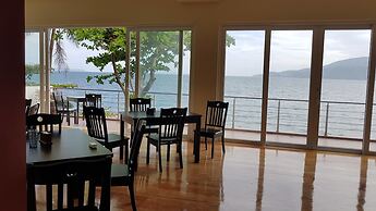 Paradiso Rito Waterfront Oasis