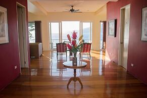 Paradiso Rito Waterfront Oasis