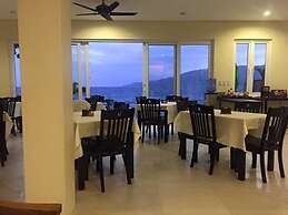 Paradiso Rito Waterfront Oasis