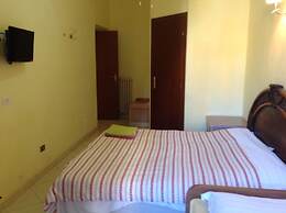 Vittoria & Botel Inn