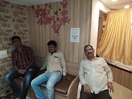 Golden Dormitory - Hostel