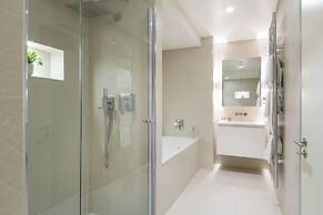 Urban Chic - Chiltern and Baker