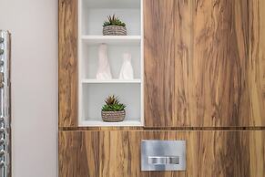 Urban Chic - Chiltern and Baker