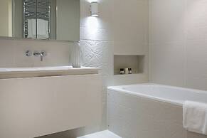 Urban Chic - Chiltern and Baker