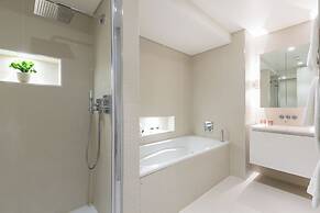 Urban Chic - Chiltern and Baker