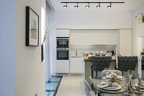 Urban Chic - Chiltern and Baker