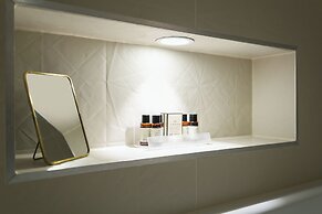 Urban Chic - Chiltern and Baker