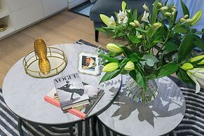 Urban Chic - Chiltern and Baker