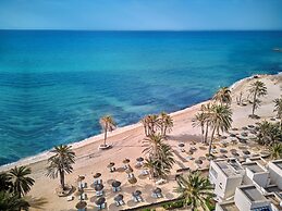 Hari Club Beach Resort