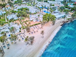 Hari Club Beach Resort