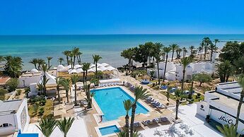 Hari Club Beach Resort