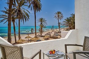 Hari Club Beach Resort