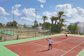 Hari Club Beach Resort