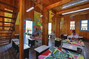 Hari Club Beach Resort