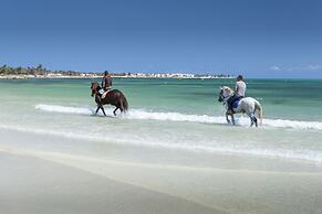 Hari Club Beach Resort