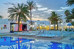 Hari Club Beach Resort