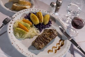 Hari Club Beach Resort