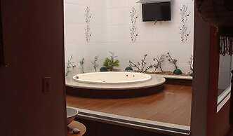 Flamboyant Motel - Adults Only