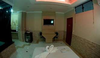 Flamboyant Motel - Adults Only