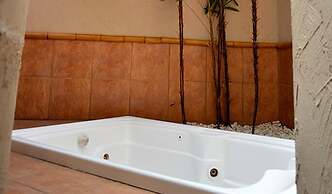 Flamboyant Motel - Adults Only