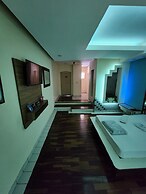 Flamboyant Motel - Adults Only