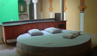 Flamboyant Motel - Adults Only