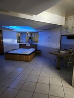 Flamboyant Motel - Adults Only