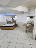 Flamboyant Motel - Adults Only