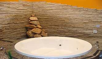 Flamboyant Motel - Adults Only