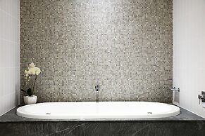 Temple 221 2BR Resort Spa Apartment