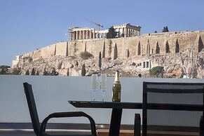 Luxury Penthouse touching the Acropolis by GHH