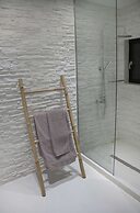 Luxury Penthouse touching the Acropolis by GHH