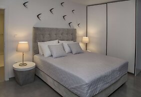 Luxury Penthouse touching the Acropolis by GHH