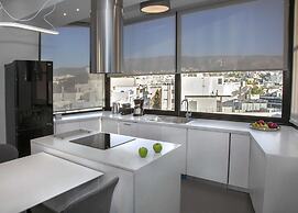 Luxury Penthouse touching the Acropolis by GHH