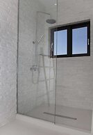 Luxury Penthouse touching the Acropolis by GHH