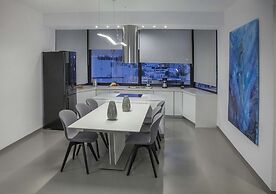 Luxury Penthouse touching the Acropolis by GHH