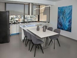 Luxury Penthouse touching the Acropolis by GHH