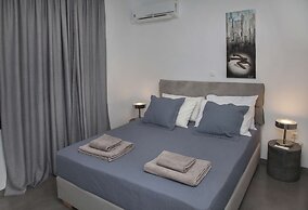 Luxury Penthouse touching the Acropolis by GHH