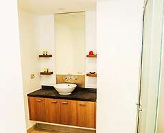 Temple 313 Recently Refurbished 3BR Apt