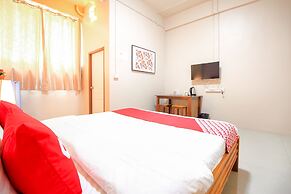 OYO 349 Aroonrung House