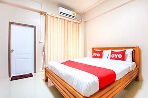 OYO 349 Aroonrung House